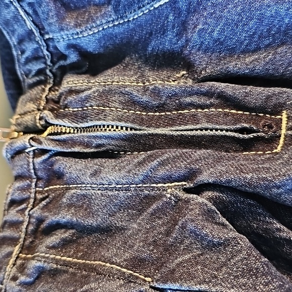 Zara Pleated Denim Frayed Hem Skirt. Size XS. Rear Zipper. - Picture 5 of 8